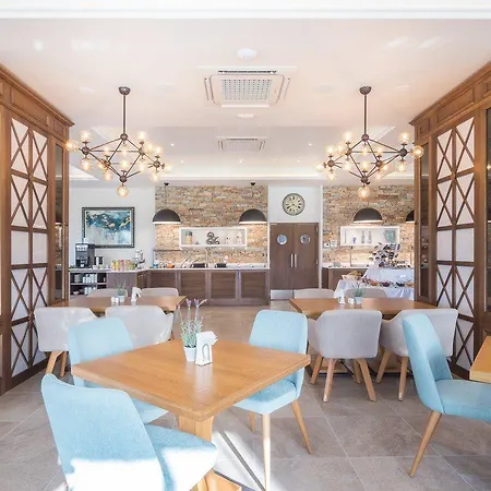 King Maron Wellness Hotel