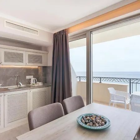 King Maron Wellness Marónia