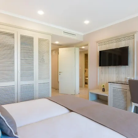 King Maron Wellness Marónia