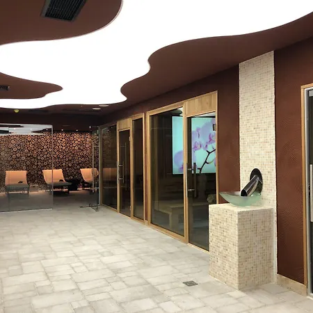King Maron & Hotel