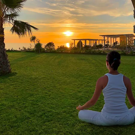 King Maron Wellness Marónia