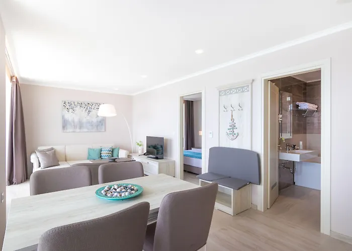 King Maron & Hotel Maroneia (Rhodope)