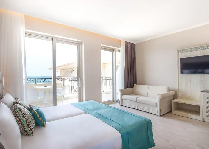 Hotel King Maron & 4*