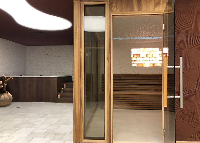 King Maron & Hotel Maroneia (Rhodope)