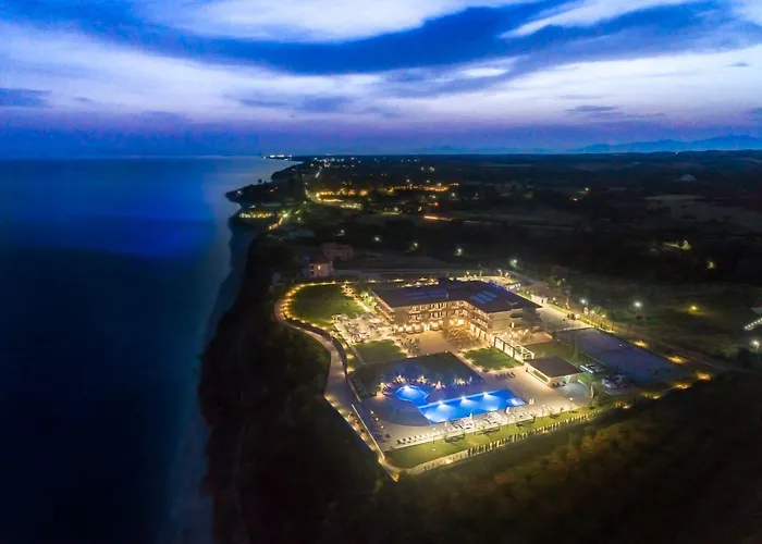 King Maron & Hotel Marónia