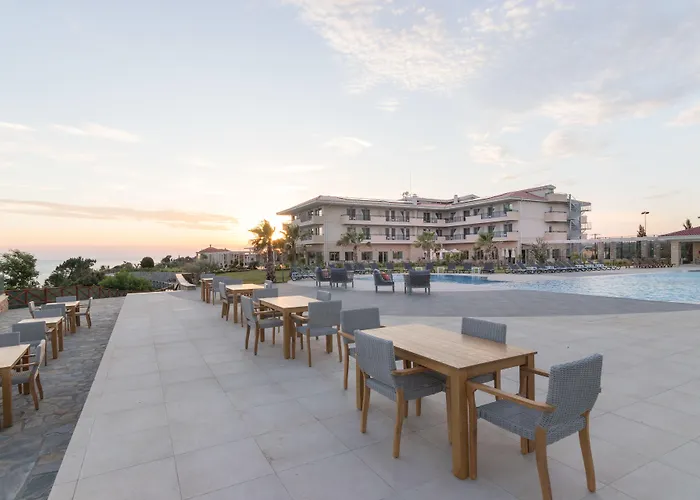 King Maron & Hotel Marónia